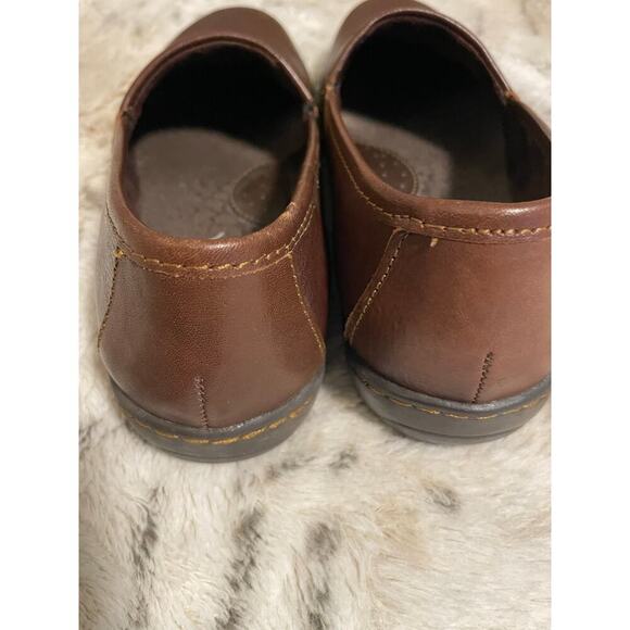 Born Concepts closed brown leather comfort clog size 7M - Picture 5 of 6